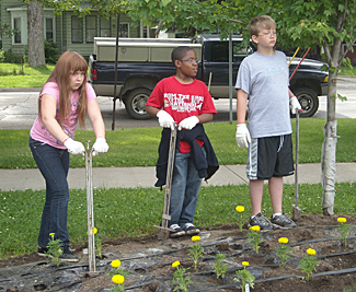 Students plant the garden at 2nd District School, Meadville, 2010